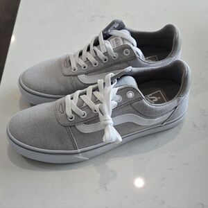 NWOB - Vans Ward Canvas Grey - Womens - 10